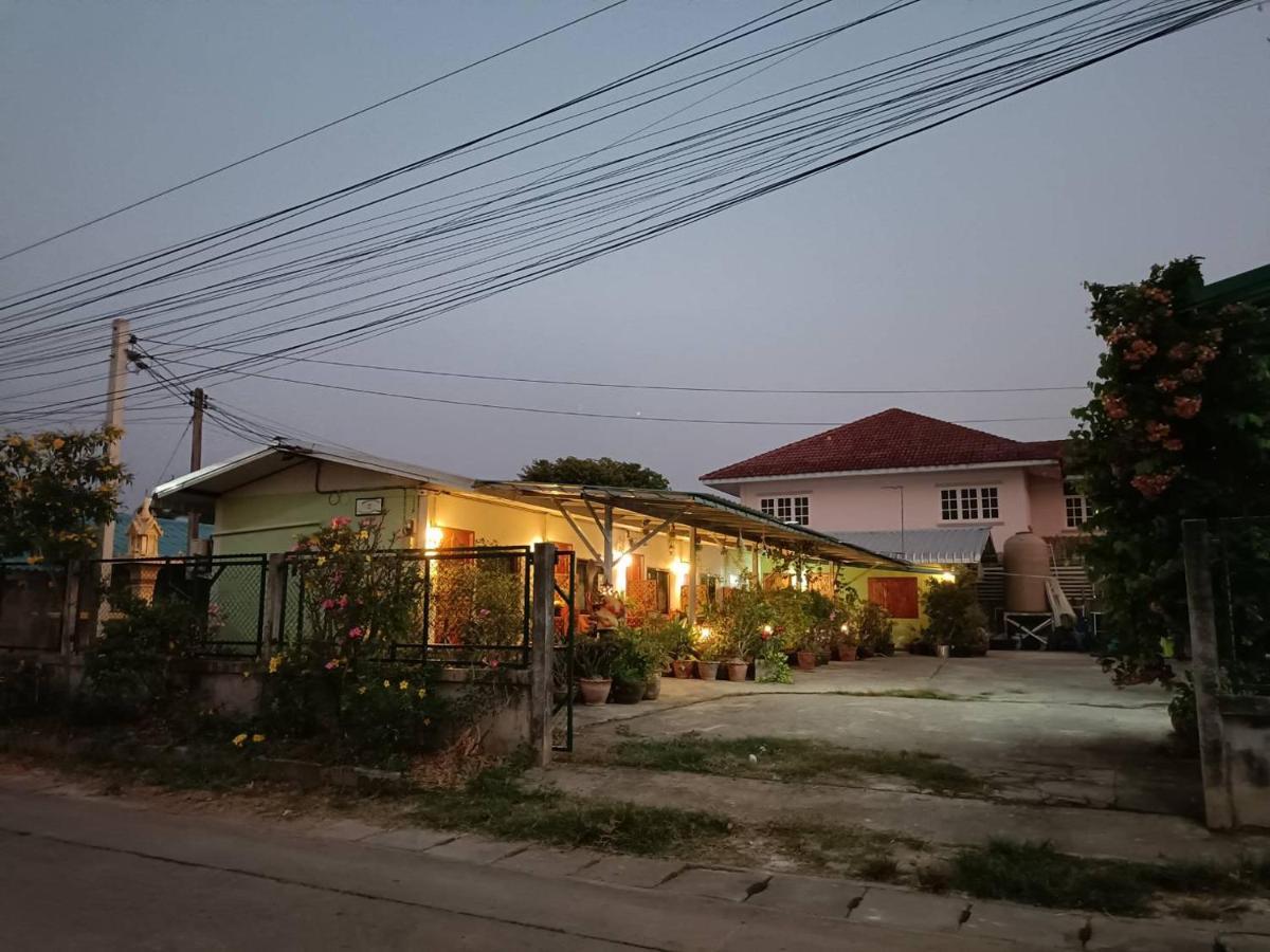 Yaijaew House Apartment สุโขทัย ภายนอก รูปภาพ