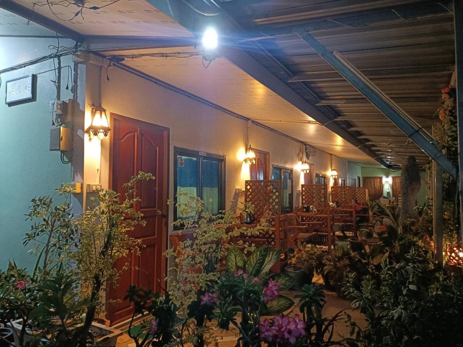 Yaijaew House Apartment สุโขทัย ภายนอก รูปภาพ